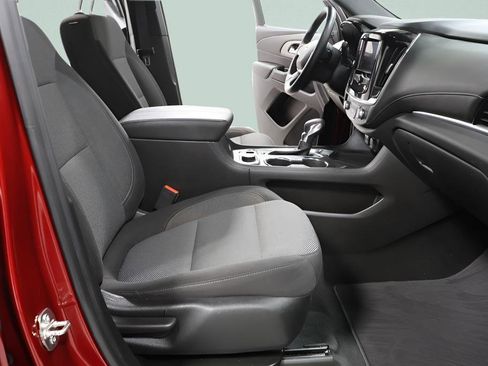 Used 2023 Chevrolet Traverse LT image 29