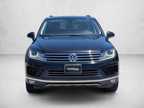 Used 2015 Volkswagen Touareg Sport AWD/4WD image 2