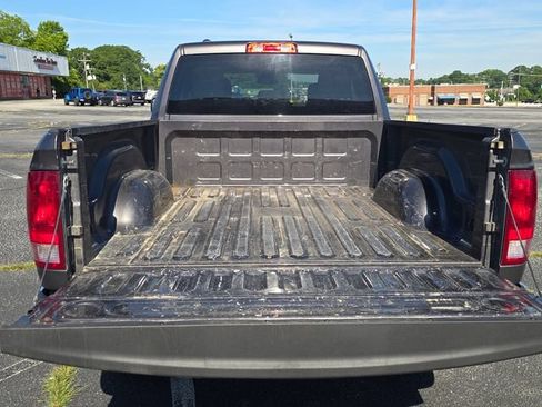 Used 2024 RAM 1500 Classic SLT AWD/4WD image 14