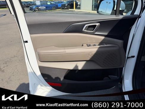 New 2026 Kia Carnival LX FWD image 26