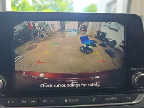 Used 2024 Nissan Altima 2.5 SV FWD image 23