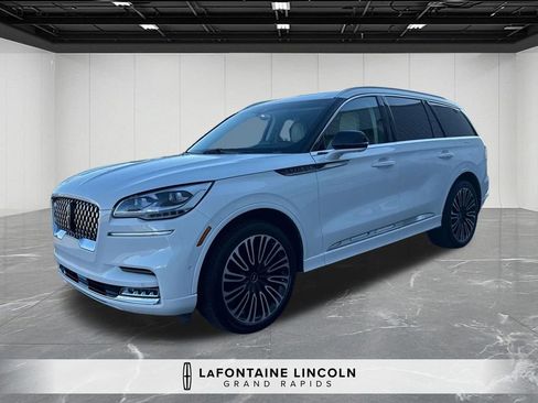 Certified 2023 Lincoln Aviator Black Label w/ Class IV Trailer Tow Package AWD/4WD image 1