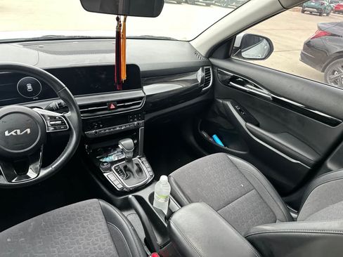 Used 2024 Kia Seltos X-Line AWD/4WD image 8