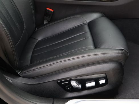 Used 2022 BMW 740i image 20