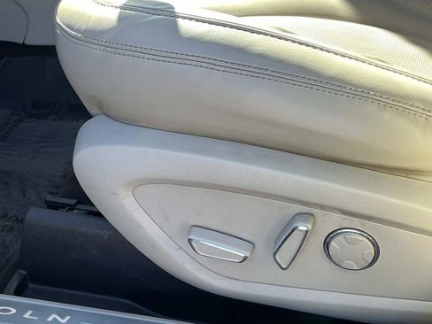 Used 2019 Lincoln MKC Select w/ Select Plus Package image 28