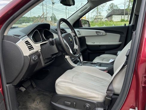 Used 2011 Chevrolet Traverse LTZ AWD/4WD image 14