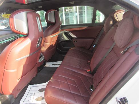 Used 2023 BMW 760i xDrive w/ Luxury Rear Seating Package AWD/4WD image 14