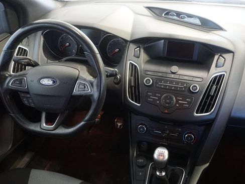 Used 2018 Ford Focus ST FWD image 23