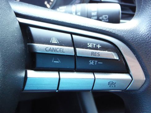 Used 2022 MAZDA MAZDA3 s FWD image 29