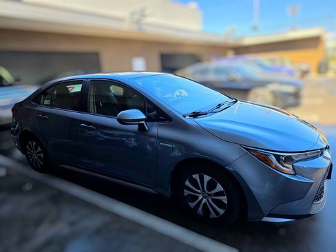 Used 2021 Toyota Corolla LE image 6