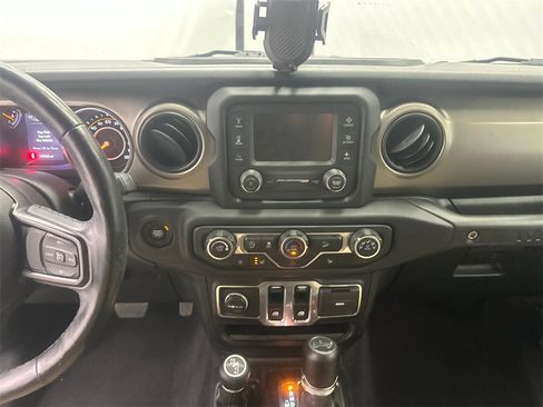 Used 2018 Jeep Wrangler Sport S image 24