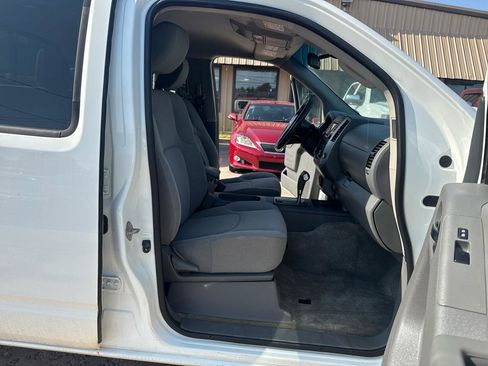 Used 2018 Nissan Frontier SV RWD image 26