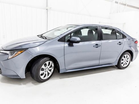 Used 2024 Toyota Corolla LE FWD image 3