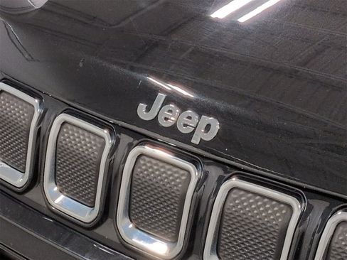 Certified 2022 Jeep Compass Limited image 12