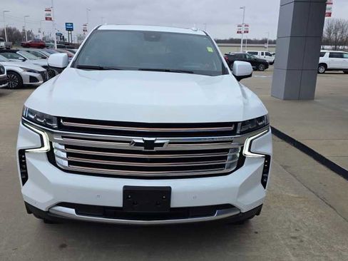 Used 2024 Chevrolet Suburban High Country w/ Advanced Technology Package AWD/4WD image 4