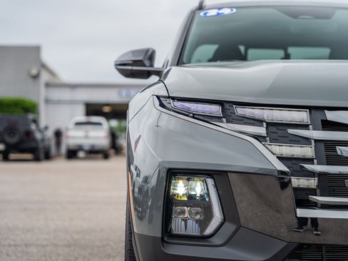 Used 2024 Hyundai Santa Cruz Night image 10