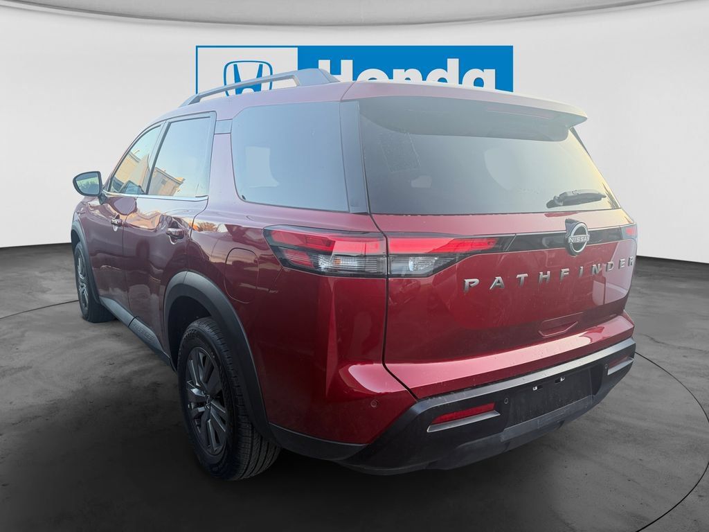 Used 2026 Nissan Pathfinder SV FWD image 5
