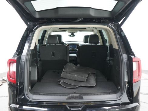 Used 2023 GMC Acadia Denali w/ Denali Ultimate Package AWD/4WD image 16