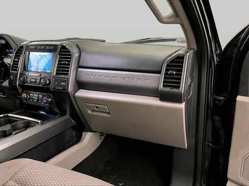 Used 2022 Ford F350 XLT w/ XLT Premium Package AWD/4WD image 15