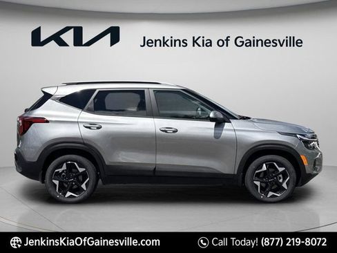 New 2026 Kia Seltos S FWD image 2