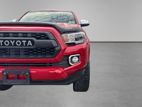 Used 2016 Toyota Tacoma Limited w/ Towing Package AWD/4WD image 21