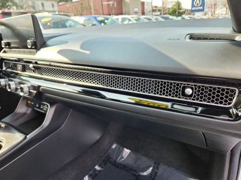 Certified 2025 Honda Civic Sport image 17