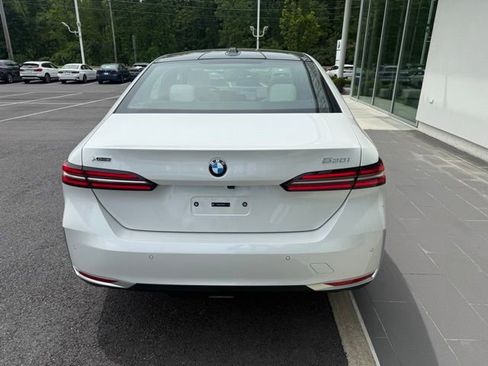Used 2026 BMW 530i xDrive w/ Executive Package image 8