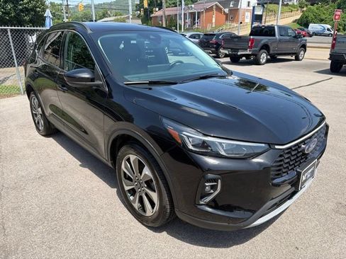 Used 2023 Ford Escape Platinum AWD/4WD image 9