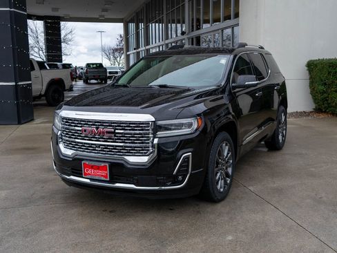Used 2023 GMC Acadia Denali w/ Black Diamond Edition image 3