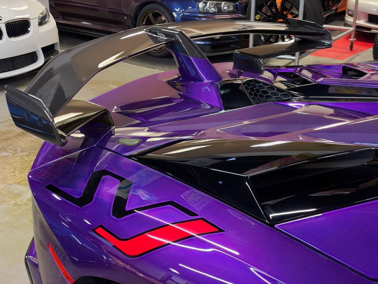 Used 2020 Lamborghini Aventador SVJ AWD/4WD image 18