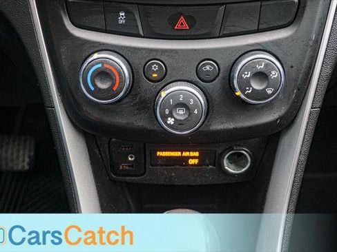 Used 2020 Chevrolet Trax LT w/ LT Convenience Package FWD image 23