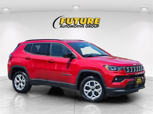 New 2025 Jeep Compass Latitude w/ Sun & Sound Group image 1