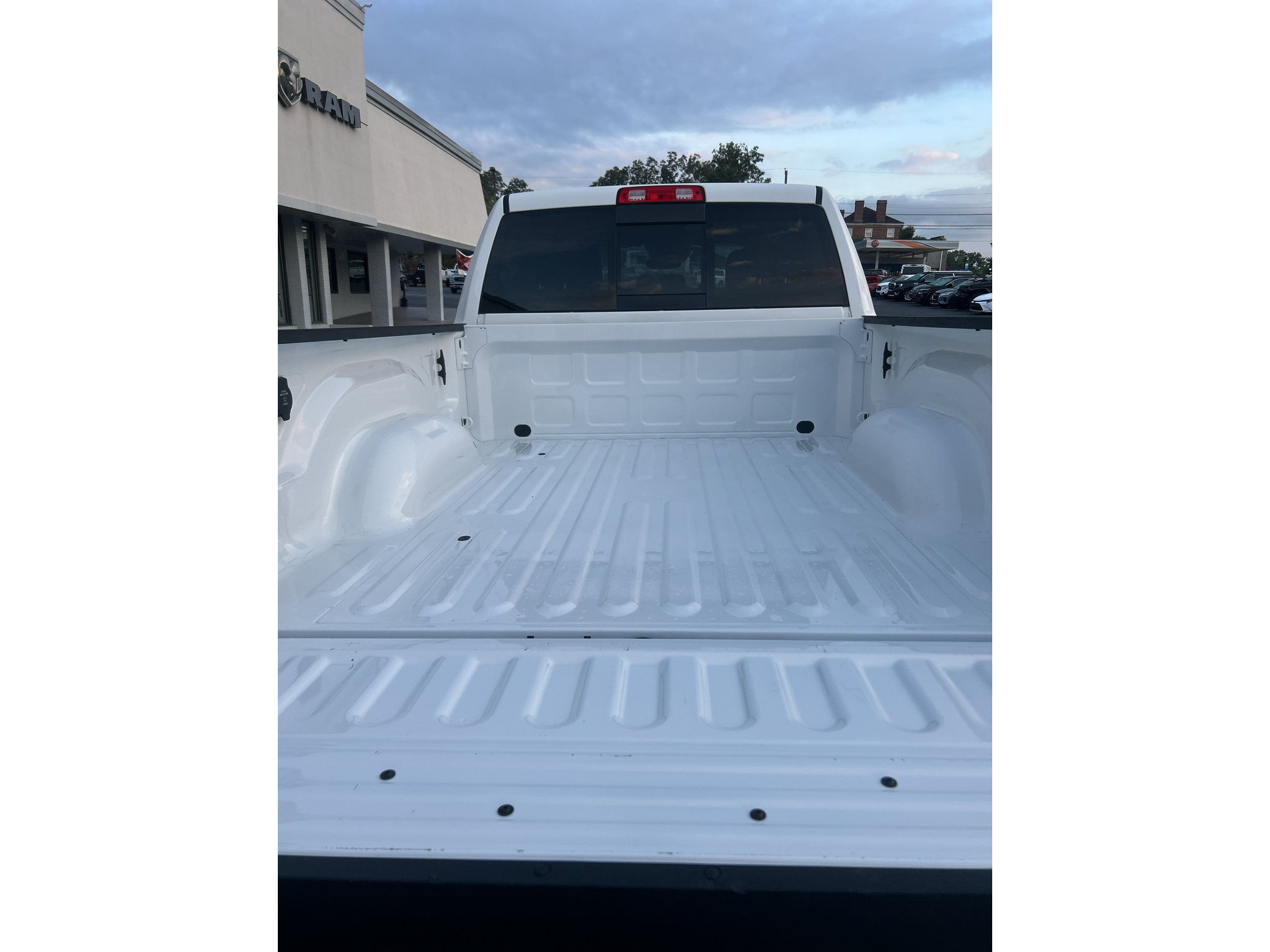 Used 2026 RAM 2500 Laramie AWD/4WD image 8
