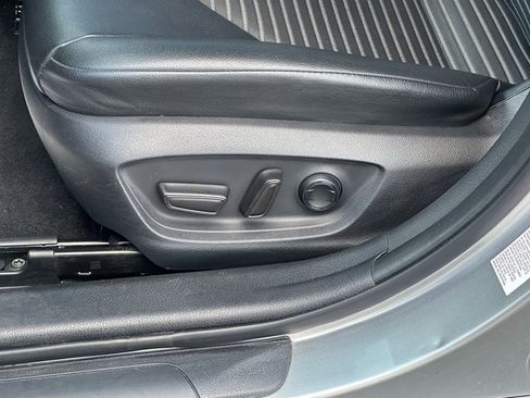 Used 2018 Toyota Camry SE image 15