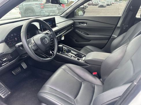 Used 2025 Honda Accord Sport image 9