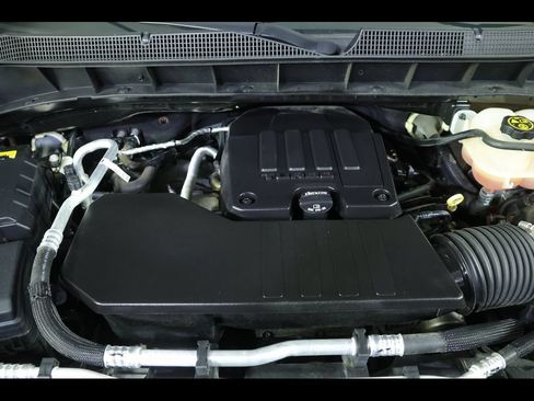 Certified 2022 Chevrolet Silverado 1500 Custom w/ Safety Confidence Package AWD/4WD image 21