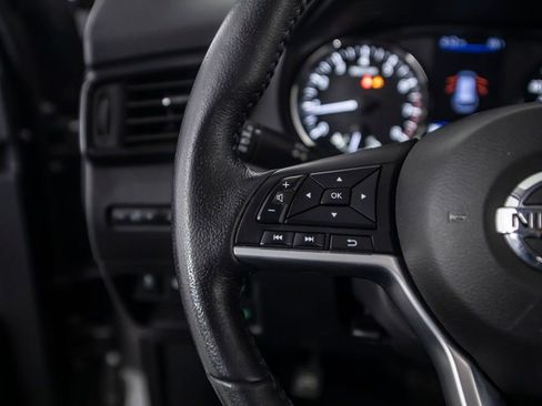 Used 2019 Nissan Rogue SV FWD image 36
