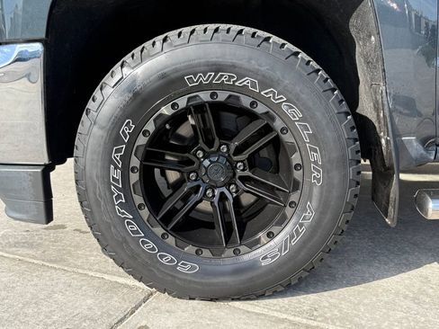 Used 2019 Chevrolet Silverado 1500 LT AWD/4WD image 24