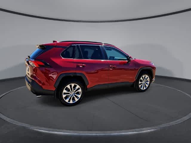 Used 2021 Toyota RAV4 XLE Premium FWD image 8