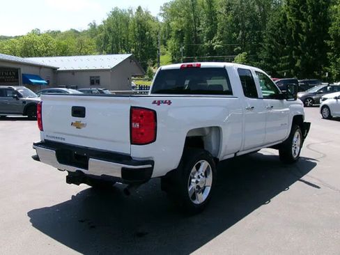 Used 2019 Chevrolet Silverado 2500 W/T AWD/4WD image 4