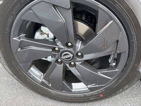 New 2026 Nissan Rogue SV FWD image 9