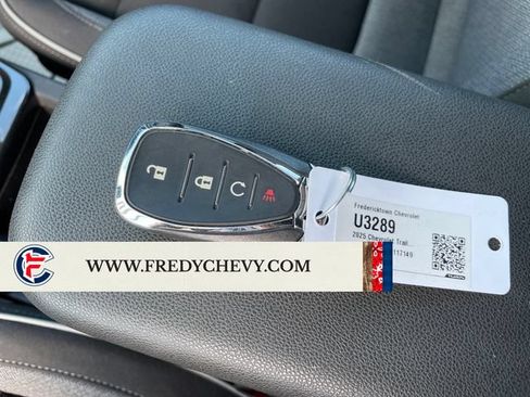 Used 2025 Chevrolet TrailBlazer LT AWD/4WD image 25
