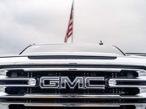 Used 2019 GMC Sierra 1500 SLT w/ SLT Premium Plus Package image 23