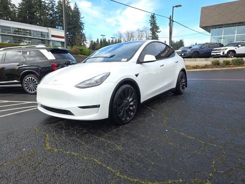 Used 2021 Tesla Model Y Performance image 3