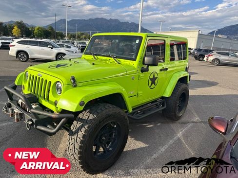 Used 2012 Jeep Wrangler Sahara w/ Connectivity Group AWD/4WD image 17