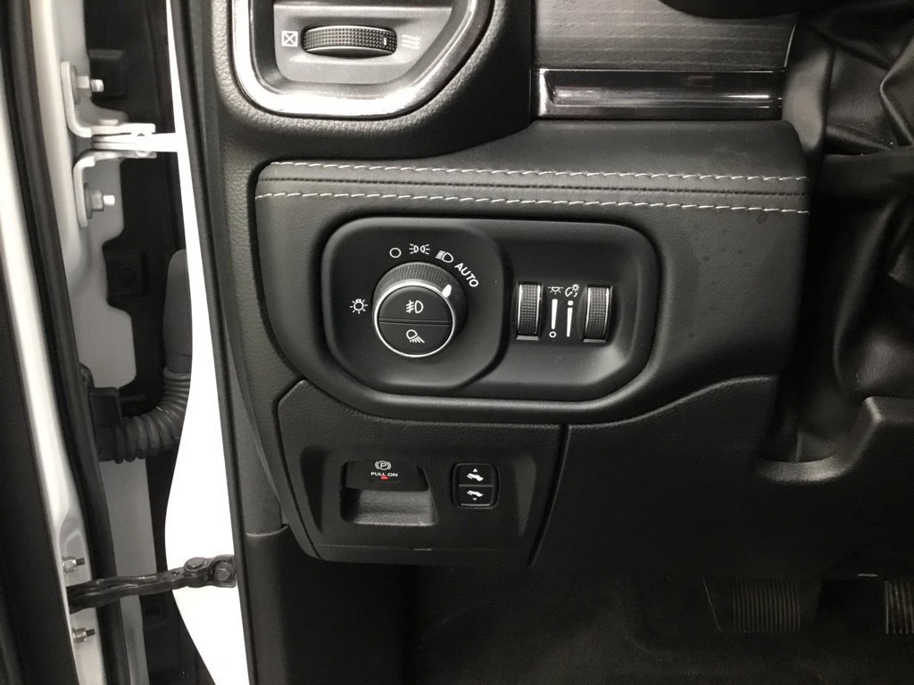 Used 2022 RAM 1500 Limited w/ Body Color Bumper Group AWD/4WD image 17