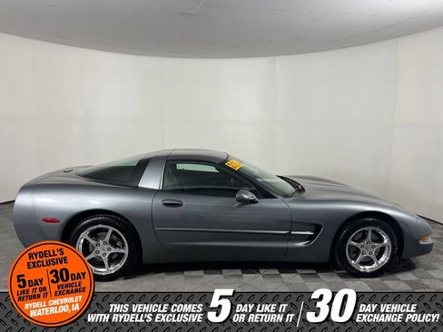 Used 2004 Chevrolet Corvette Coupe RWD image 2