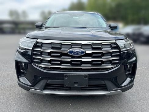 Used 2026 Ford Explorer Active w/ Active Comfort Package AWD/4WD image 3