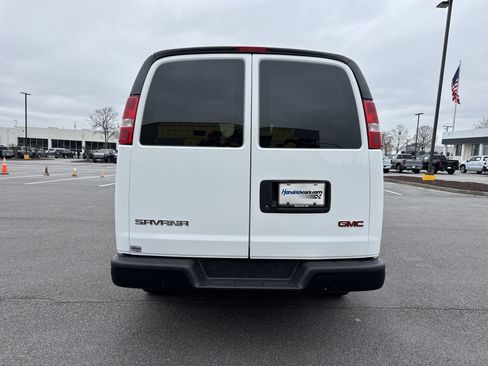 Used 2022 GMC Savana 2500 w/ Driver Convenience Package image 9