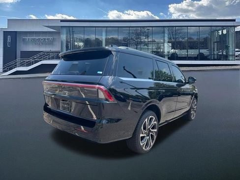 New 2026 Lincoln Navigator Black Label AWD/4WD image 8